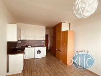 Pronájem zrenovovaného a částečně vybaveného 1+kk se zasklenou lodžií, Tábor - Nách. sídliště - IMG_5265.jpg