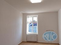Pronájem nově zrenovovaného bytu 2+kk, Tábor - Hus. nám. - 20220114_134102_Original.jpg