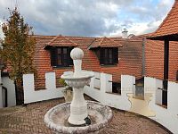 PRODEJ DOMU K BYDLENÍ I PODNIKÁNÍ - 2.jpg