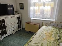 Zděný byt v rodinném domě kompletně vybavený - 5 byt pronajem.jpg