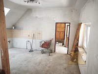 Dva domy na náměstí s obrovským investičním potenciálem - 14 prodej domu.jpg