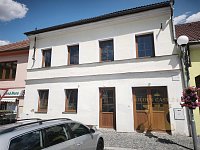 Dva domy na náměstí s obrovským investičním potenciálem - 5 krásná hora.jpg