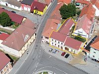 Dva domy na náměstí s obrovským investičním potenciálem