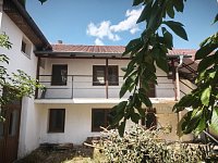 Dva domy na náměstí s obrovským investičním potenciálem - 6 propdej domu.jpg