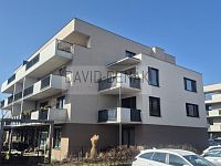 Pronájem hezkého bytu 2+kk (62m2) s balkónem, Farářství - Pražské Předměstí, Hradec Králové.