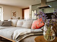 Prodej rodinného domu 5+kk s udržovanou zahradou, bazénem, garáží a pergolou, 855 m2, Hradec Králové - 67.jpg