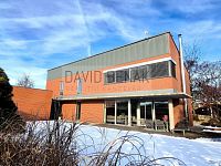 Prodej rodinného domu 5+kk s udržovanou zahradou, bazénem, garáží a pergolou, 855 m2, Hradec Králové - zima 8.jpg