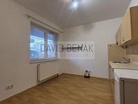 Pronájem bytu 1+kk, 20 m2, Labská Louka, Hradec Králové - Třebeš. - 7.jpg
