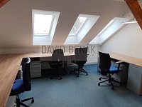 Prodej administrativní budovy o ploše 1 546 m2 v ulici Smilova v centru Pardubic - Zeleném Předměstí - 118.jpg