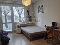 Pronájem bytu 1+kk, 28 m2, lodžie, Brožíkova, Nový Hradec Králové - 20260209_121000.jpg