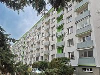 Pronájem bytu 1+kk, 28 m2, lodžie, Brožíkova, Nový Hradec Králové - 3.jpg