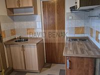 Pronájem bytu 2+1, 50 m2 + terasa 9 m2, zahrada, Hradec Králové - Svinary. - 1.jpg