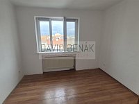 Pronájem podkrovního bytu 2+kk, 53m2, s terasou 10m2, ulice Za Pasáží, Pardubice - Zelené Předměstí. - 004.jpg