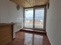 Pronájem podkrovního bytu 2+kk, 53m2, s terasou 10m2, ulice Za Pasáží, Pardubice - Zelené Předměstí. - 005.jpg