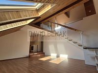 Pronájem podkrovního bytu 2+kk, 53m2, s terasou 10m2, ulice Za Pasáží, Pardubice - Zelené Předměstí. - 011.jpg