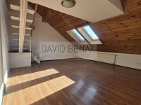 Pronájem podkrovního bytu 2+kk, 53m2, s terasou 10m2, ulice Za Pasáží, Pardubice - Zelené Předměstí. - 020.jpg