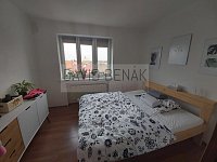 Pronájem podkrovního bytu 2+kk, 53m2, s terasou 10m2, ulice Za Pasáží, Pardubice - Zelené Předměstí. - mezonet 6.jpg