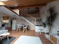 Pronájem podkrovního bytu 2+kk, 53m2, s terasou 10m2, ulice Za Pasáží, Pardubice - Zelené Předměstí. - mezonet 2.jpg