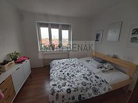 Pronájem podkrovního bytu 2+kk, 53m2, s terasou 10m2, ulice Za Pasáží, Pardubice - Zelené Předměstí. - mezonet 6.jpg