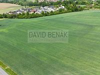 Prodej 17 stavebních parcel o výměře od 852m² až 1 690m² v obci Sezemice - Počaply, okr. Pardubice. - dron 2.JPG