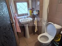 Pronájem obchodního prostoru o výměře 60 m2 s výlohou do Malého náměstí v centru Hradce Králové. - 006.jpg