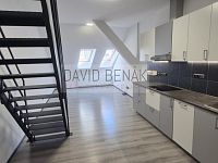 Pronájem hezkého mezonetového bytu 2+kk, 56 m2, Velké náměstí, Hradec Králové - centrum