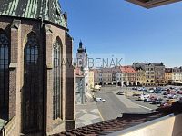 Pronájem hezkého mezonetového bytu 2+kk, 56 m2, Velké náměstí, Hradec Králové - centrum - 03.jpg