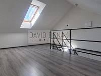 Pronájem hezkého mezonetového bytu 2+kk, 56 m2, Velké náměstí, Hradec Králové - centrum - 08.jpg