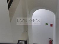 Pronájem hezkého mezonetového bytu 2+kk, 56 m2, Velké náměstí, Hradec Králové - centrum - 23 -24.JPG