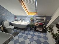 Prodej rodinného domu s terasou, garáží a udržovanou zahradou v žádané lokalitě Malšovice, Hradec Králové. - 040.jpg