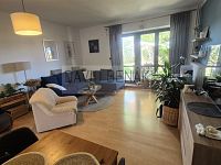 Prodej rodinného domu s terasou, garáží a udržovanou zahradou v žádané lokalitě Malšovice, Hradec Králové. - 088.jpg