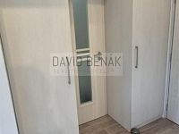 Pronájem částečně vybaveného hezkého bytu 1+1, 36 m2, Šantrochova, Hradec Králové - Moravské předměstí. - 005.jpg