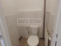Pronájem podkrovního bytu 1+kk o výměře 32 m2 v ulici Bubeníkova v centru Pardubic - Bílé Předměstí. - 18.jpg