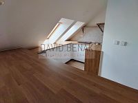 Pronájem podkrovního bytu 1+kk o výměře 32 m2 v ulici Bubeníkova v centru Pardubic - Bílé Předměstí. - 23.jpg