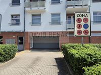 Pronájem garáže pro osobní automobil v ulici Rybova, Hradec Králové. - 003.jpg