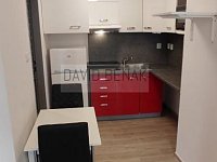 Pronájem jednotky 1+kk, 21 m2, Masarykovo náměstí, Hradec Králové - centrum - 10.jpg