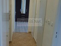 Pronájem prostorného bytu 2+1, 56 m2, třída SNP, Hradec Králové - Slezské Předměstí - P1070704.JPG