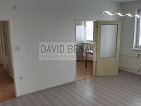 Pronájem prostorného bytu 2+1, 56 m2, třída SNP, Hradec Králové - Slezské Předměstí - P1070714.JPG