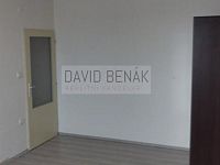 Pronájem prostorného bytu 2+1, 56 m2, třída SNP, Hradec Králové - Slezské Předměstí - P1070723.JPG
