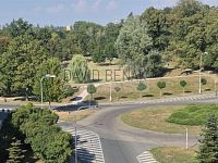 Pronájem prostorného, zděného bytu 1+1, 53 m², v ulici Šimkova v Hradci Králové. - 001.jpg
