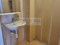 Pronájem prostorného, zděného bytu 1+1, 53 m², v ulici Šimkova v Hradci Králové. - 011.jpg