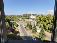 Pronájem prostorného, zděného bytu 1+1, 53 m², v ulici Šimkova v Hradci Králové. - 012.jpg