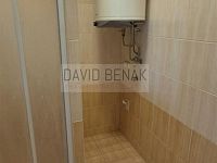 Pronájem prostorného, zděného bytu 1+1, 53 m², v ulici Šimkova v Hradci Králové. - 014.jpg