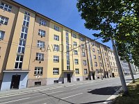 Prodej bytu 2+kk, 52 m2, Střelecká ulice, Hradec Králové - centrum. - venek 3.jpg