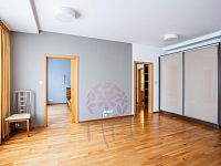 Pronájem bytu 4+kk 120 m2 v Thámové ulici - 2X9A3267.jpg