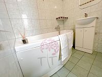 Prostorné a klidné bydlení k pronájmu v bytě 3+1 - 9ab70fda-c8fd-484e-80eb-dc7714ee4f08.JPG