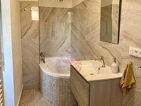 Velmi příjemný  byt 2+kk se soukromou zahrádkou v klidném vnitrobloku – Praha 10, Strašnice - IMG_6452.jpeg