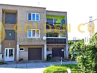 Prodej bytu 3+1, garáž, sklep, balkon, 79m2, Podlešín, okr. Kladno - Dům 1.jpg