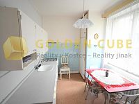 Prodej bytu 2+kk, 52,4 m2, Kavkazská ulice, Vršovice, Praha 10 - 5-Kuchyně pohled z ložnice.JPG