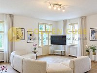 Pronájem mezonetového bytu 2+1, 83 m2, U Vorlíků, Praha - Bubeneč - 06-Obývací pokoj-Vizualizace-Luxusní.jpg